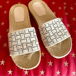 TORY BURCH Logo Beige Slide Espadrille Sandals! Great condition! Size 9